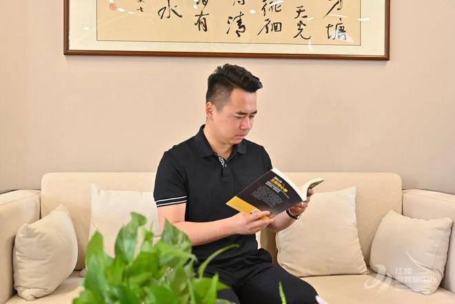 味 匠心熬就“味滋香”麻将胡了2一勺底料烹百(图2)